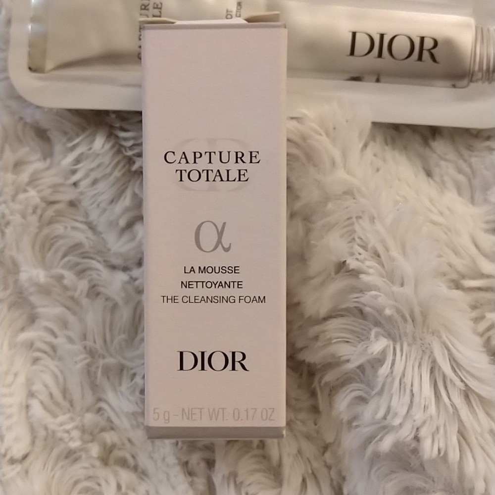 Dior Capture Totale Sampler Set - Picture 2 of 11